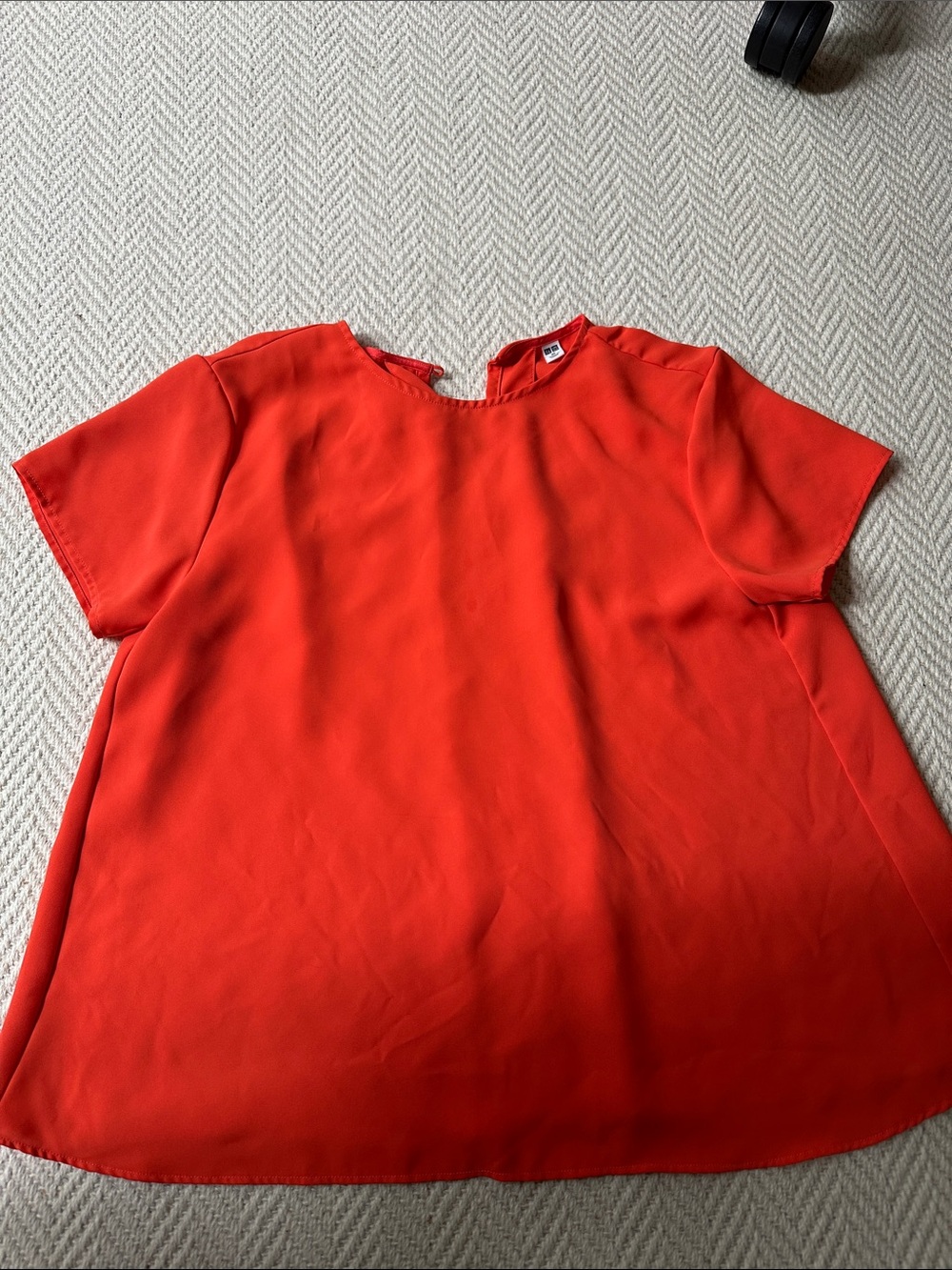 Uniqlo Bright Red Short Sleeve Crew Neck Blouse